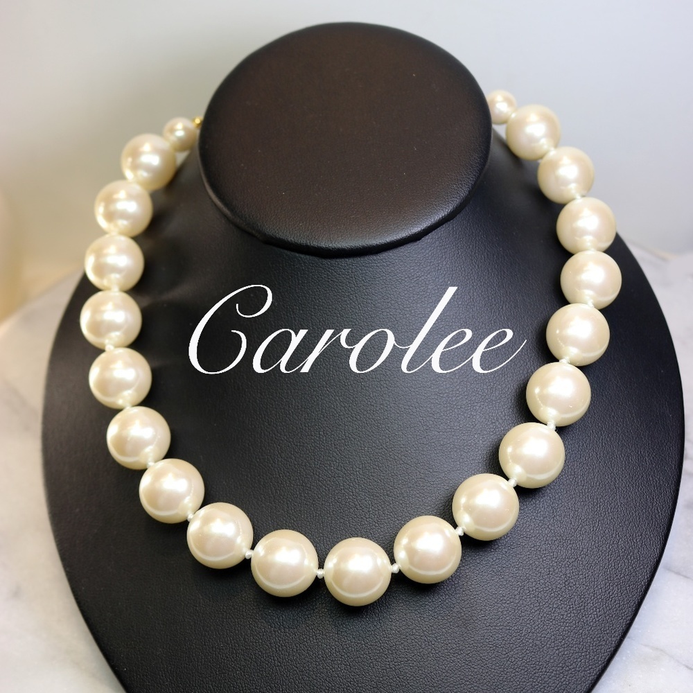 Carolee Simulated Pearl Adjustable Choker Necklace w/ Extra Large Creamy Pearls - Picture 2 of 16